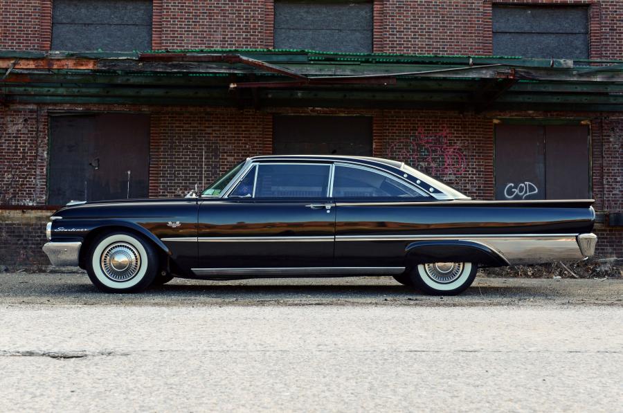  Ford Galaxie Starliner 1961 года  (фото 3 из 5)